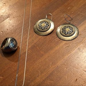 Gold ring, earrings and necklace